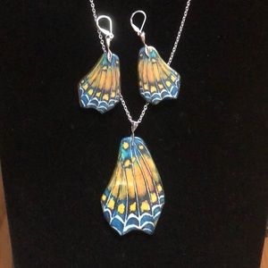 Butterfly necklace and earring set